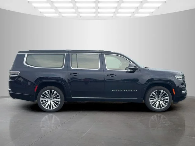 Used 2023 Black Jeep Series III image 7