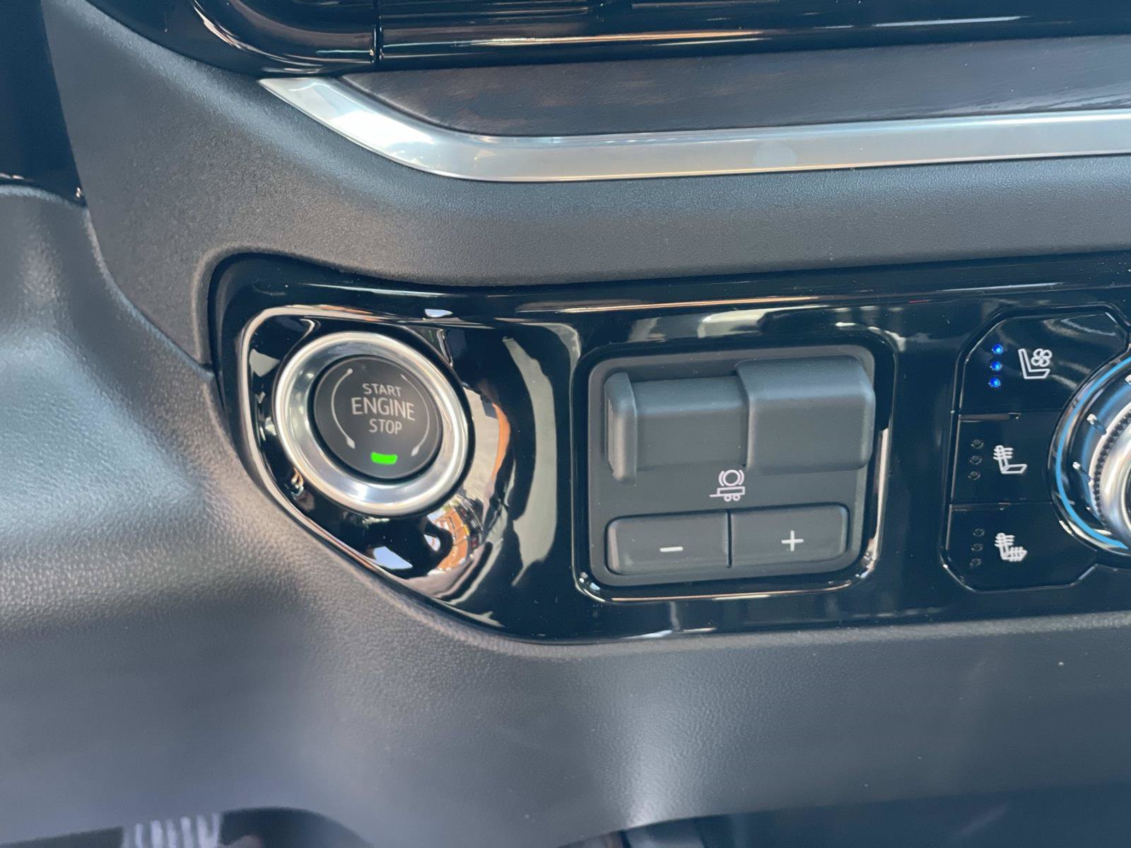 2026 GMC Sierra 1500 SLT - Photo 19