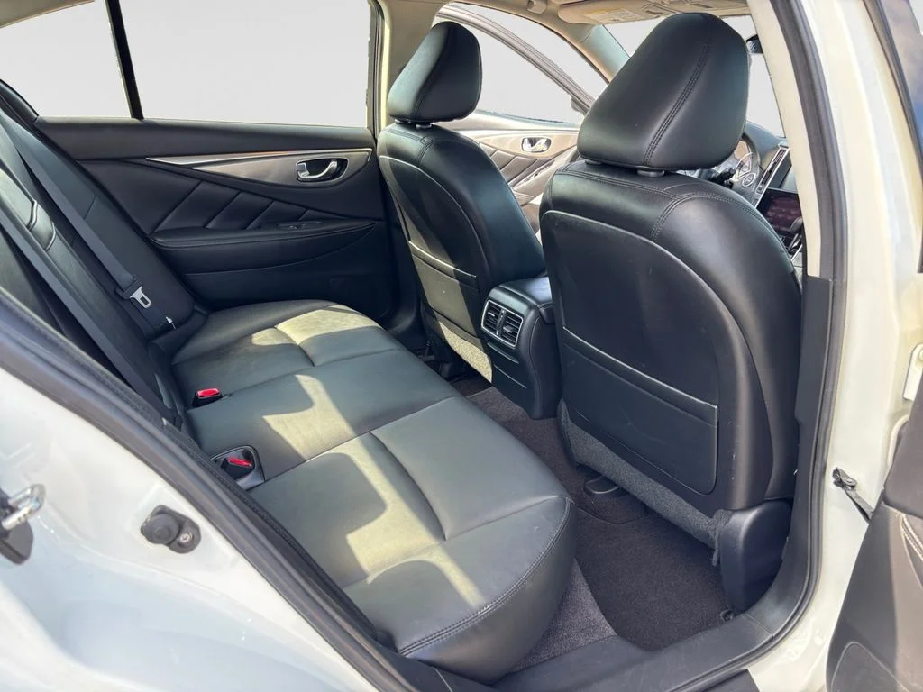 Used 2017 White INFINITI 3.0t Premium image 41