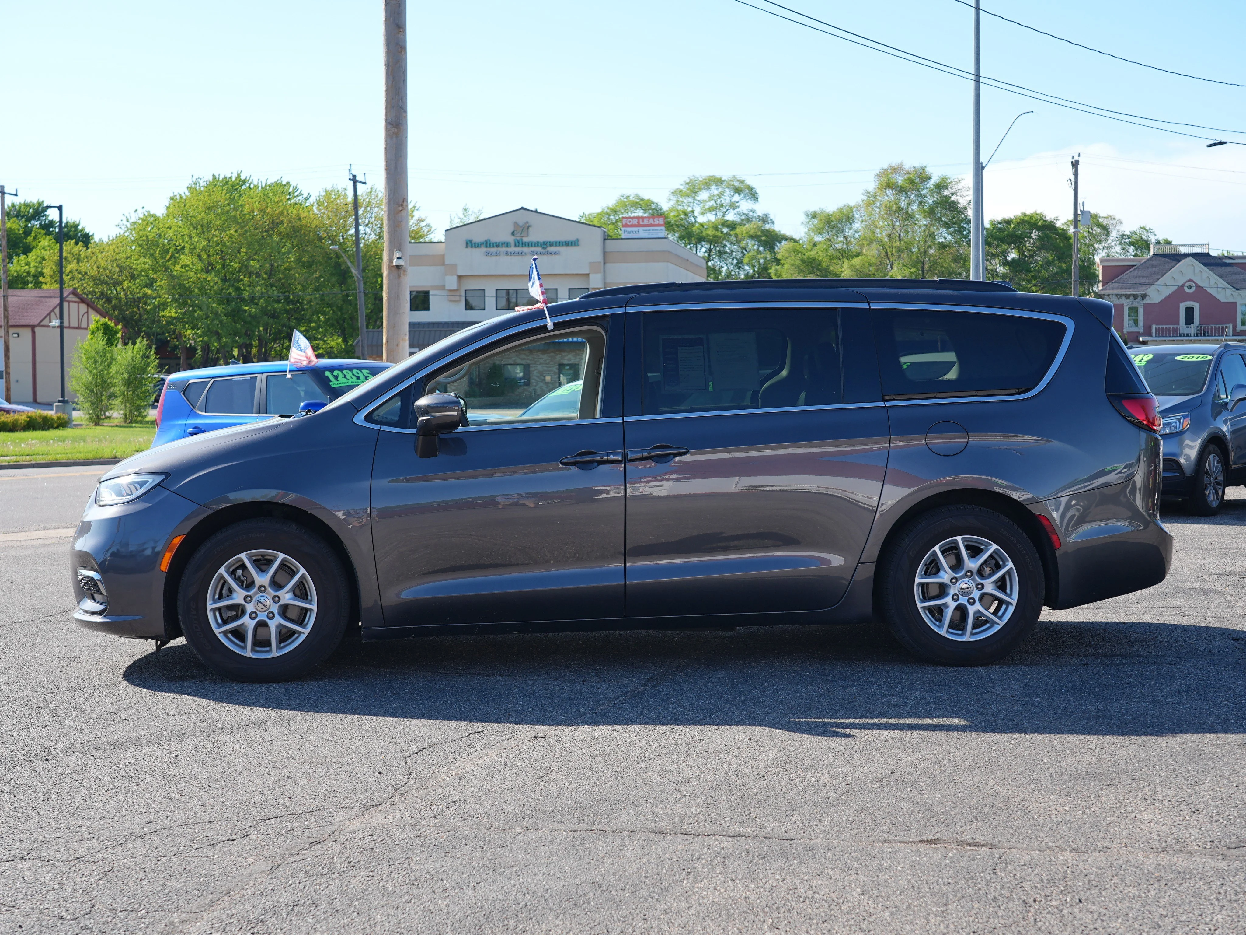 2022 Chrysler Pacifica Touring L - Photo 6