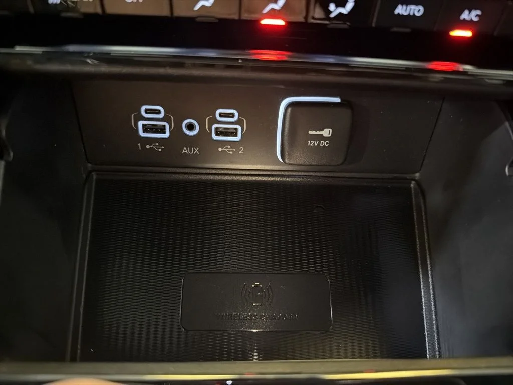 Used 2023 White Jeep Altitude X image 21
