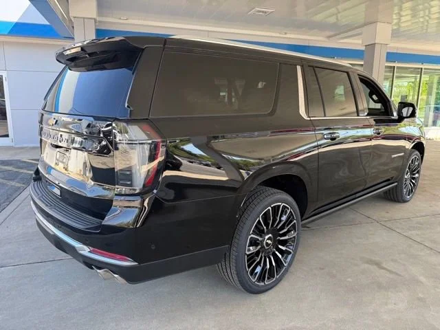 2026 Chevrolet Suburban High Country - Photo 7