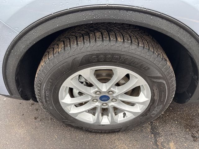 Used 2022 Ford Escape SE with VIN 1FMCU9G68NUB30961 for sale in Manistee, MI