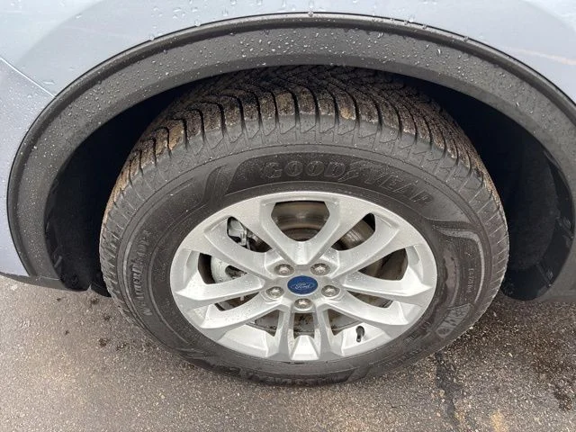 Used 2022 Ford Escape SE with VIN 1FMCU9G68NUB30961 for sale in Manistee, MI