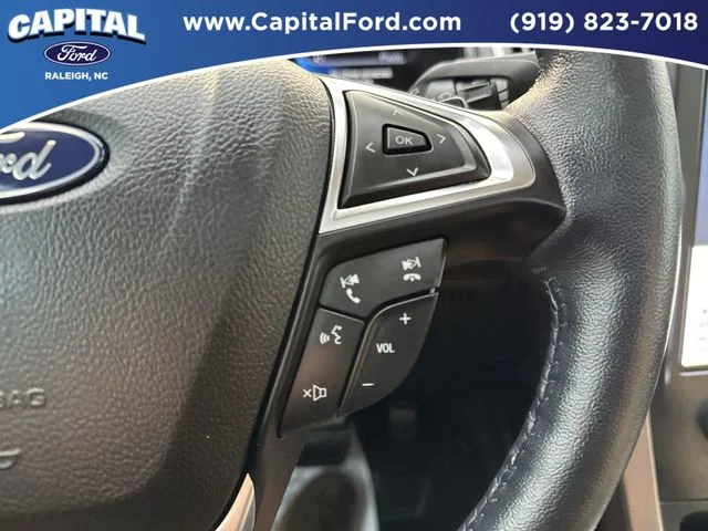 Used 2022 Red Ford SEL image 27