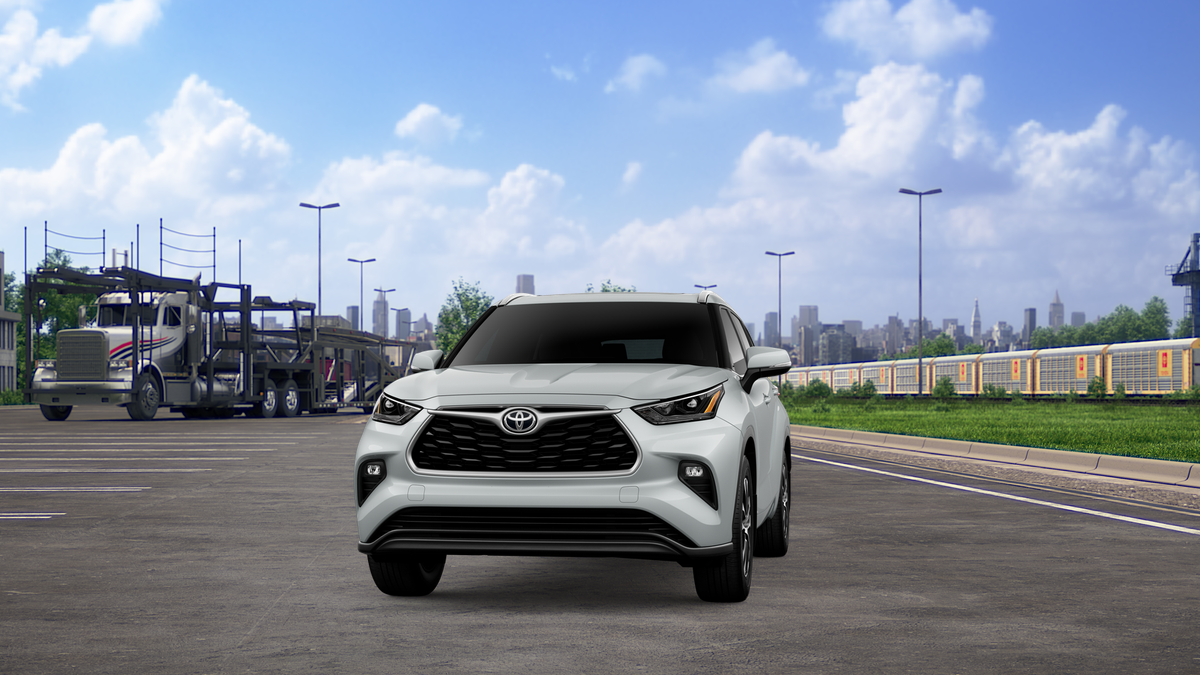 New 2026 Wind Chill Pearl Toyota Hybrid XLE image 32