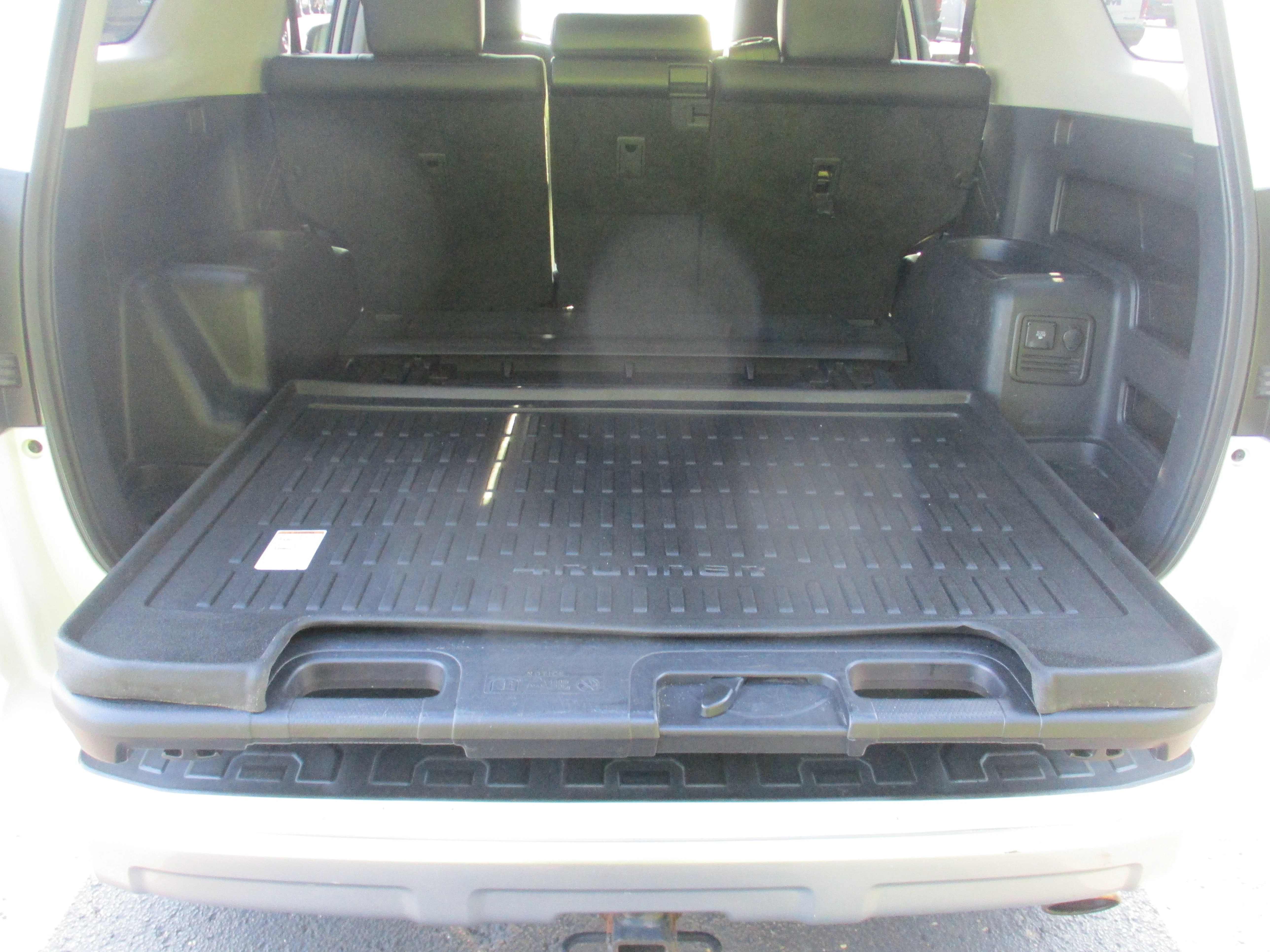 Used 2017 SUPER WHITE Toyota  image 49