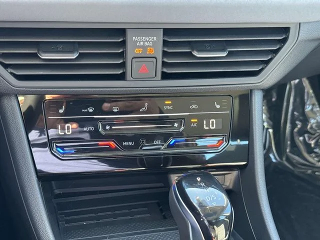 New 2026 Silver Volkswagen 1.5T SE image 23