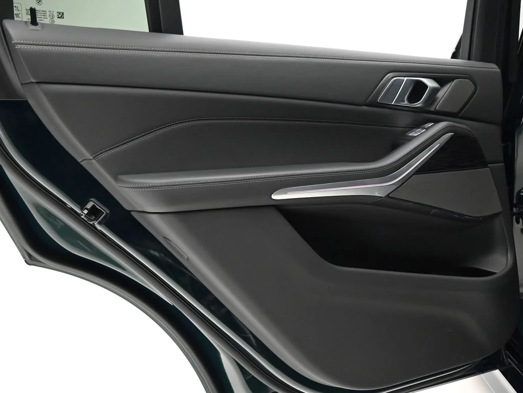 Used 2025 ALPINA Green Metallic BMW ALPINA XB7 image 27