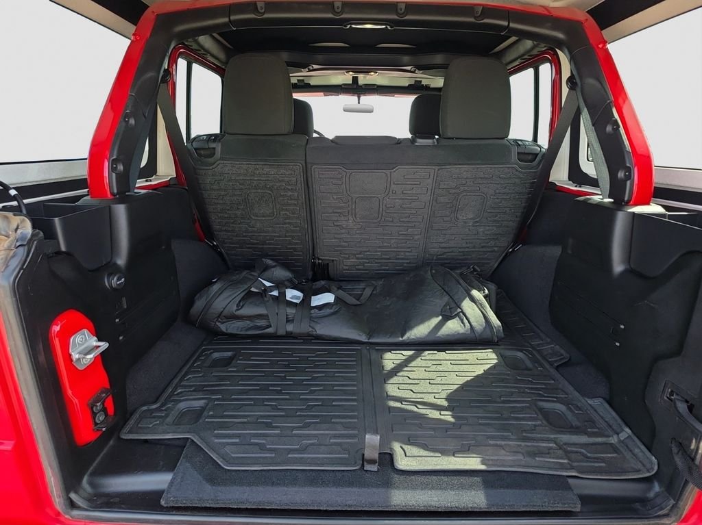 Used 2021 Red Jeep Unlimited Sport Altitude image 20