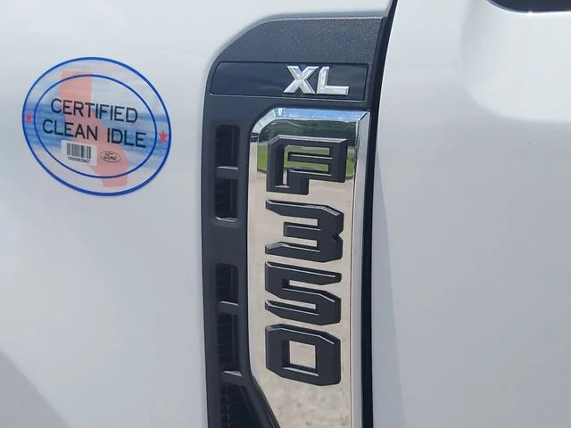 New 2026 Oxford White Ford XL image 9