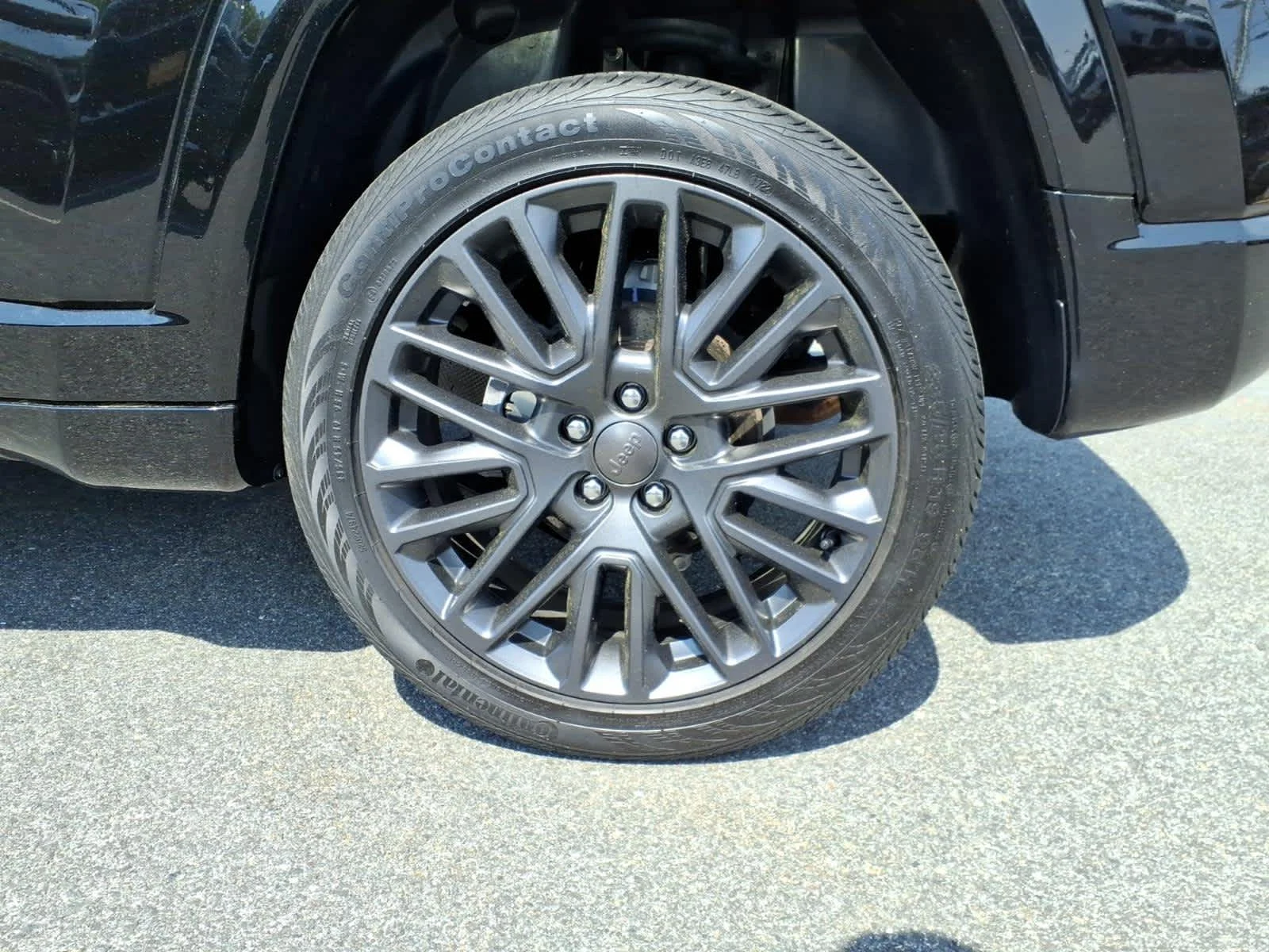 Certified Used 2022 Diamond Black Crystal Pearlcoat Jeep High Altitude image 13