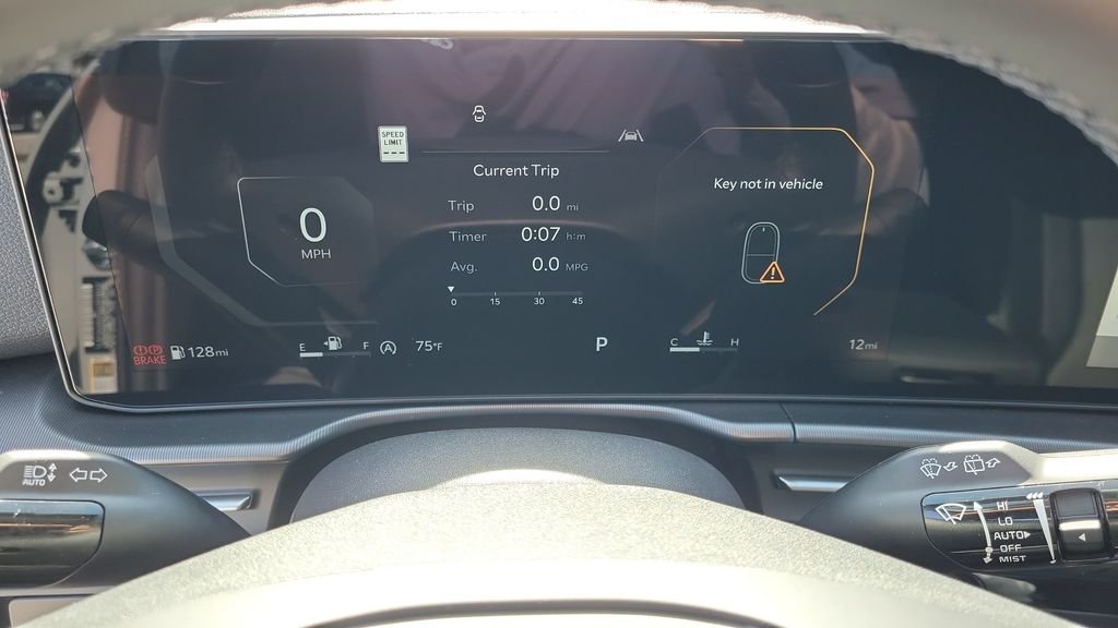 New 2026 Wolf Gray Kia SX image 31