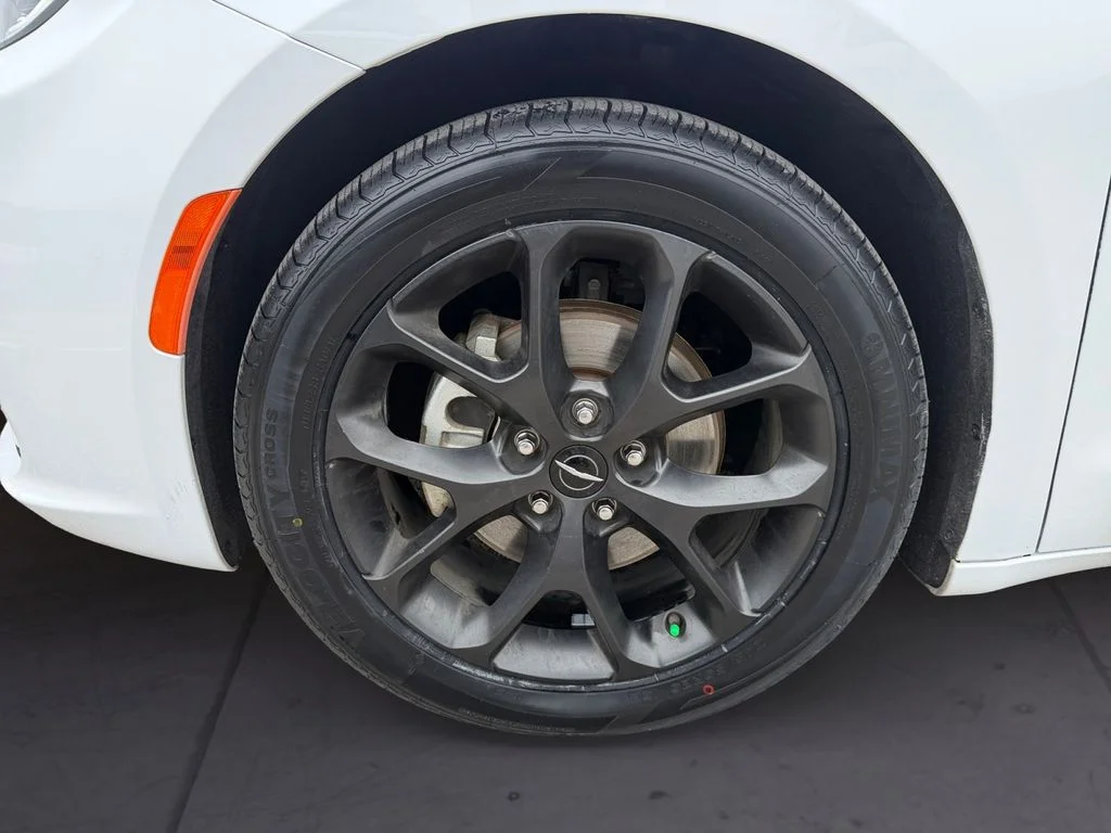 2025 Chrysler Pacifica Limited - Photo 9
