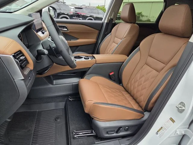 New 2026 Everest White Pearl TriCoat Nissan Platinum image 9