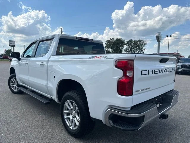 Used 2022 Summit White Chevrolet LT image 25