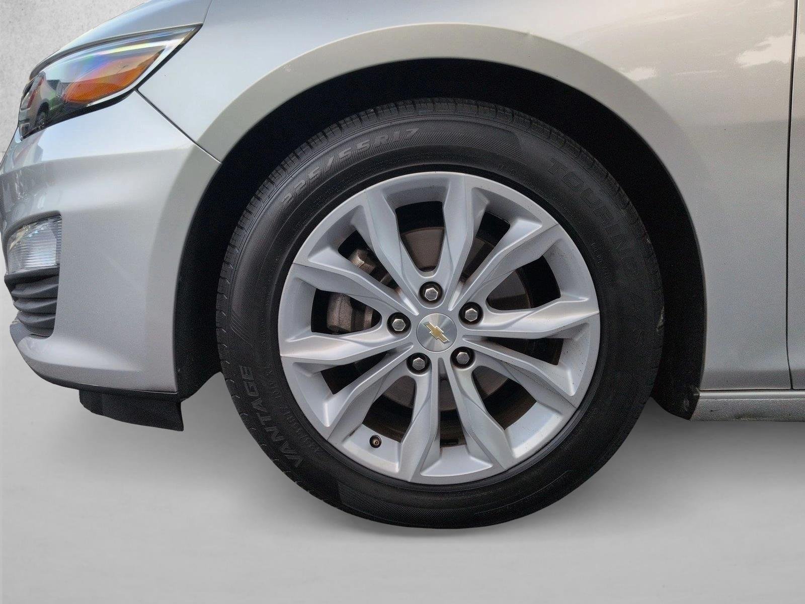 Used 2022 Silver Ice Metallic Chevrolet LT image 23