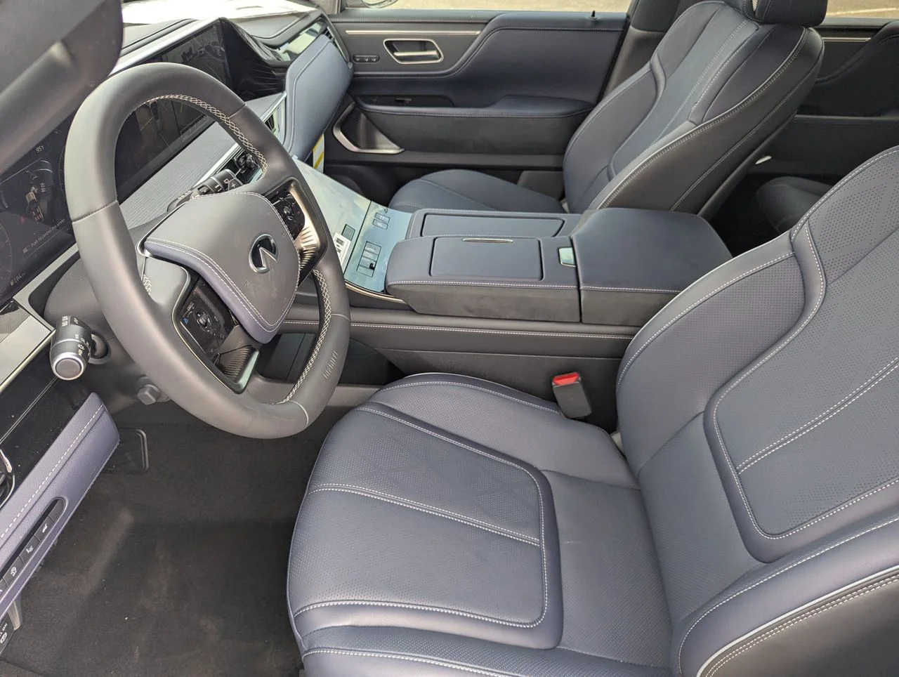 New 2027 RADIANT WHITE INFINITI Sport 4WD image 19