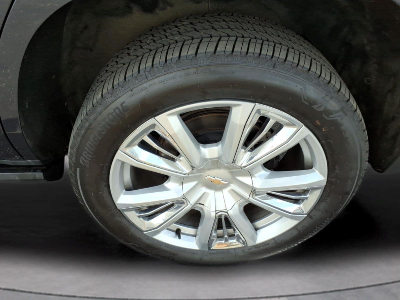 Used 2022 Dark Ash Metallic Chevrolet High Country image 10