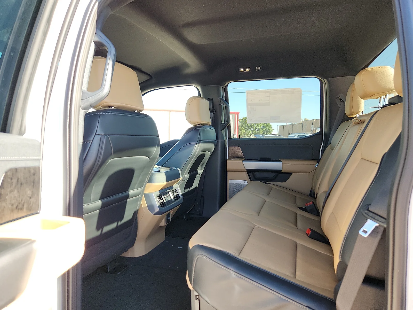 New 2026 Oxford White Ford Lariat image 18
