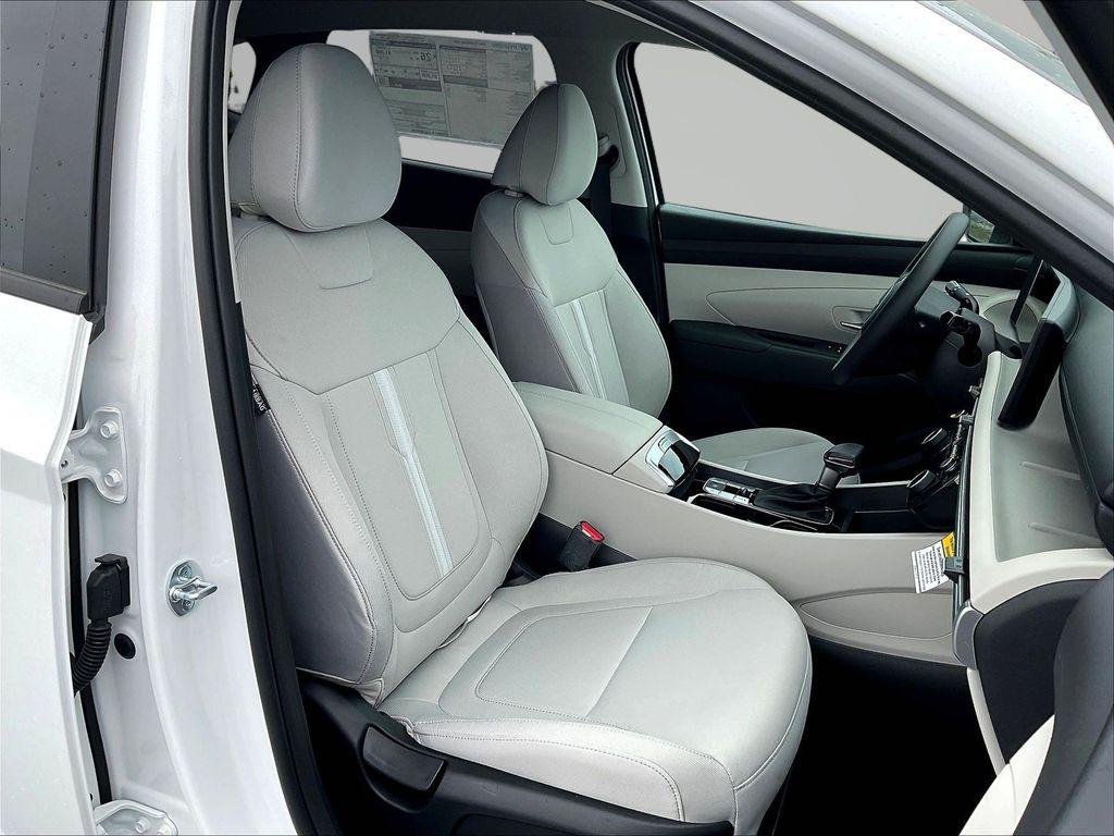 New 2026 White Hyundai SEL AWD image 10