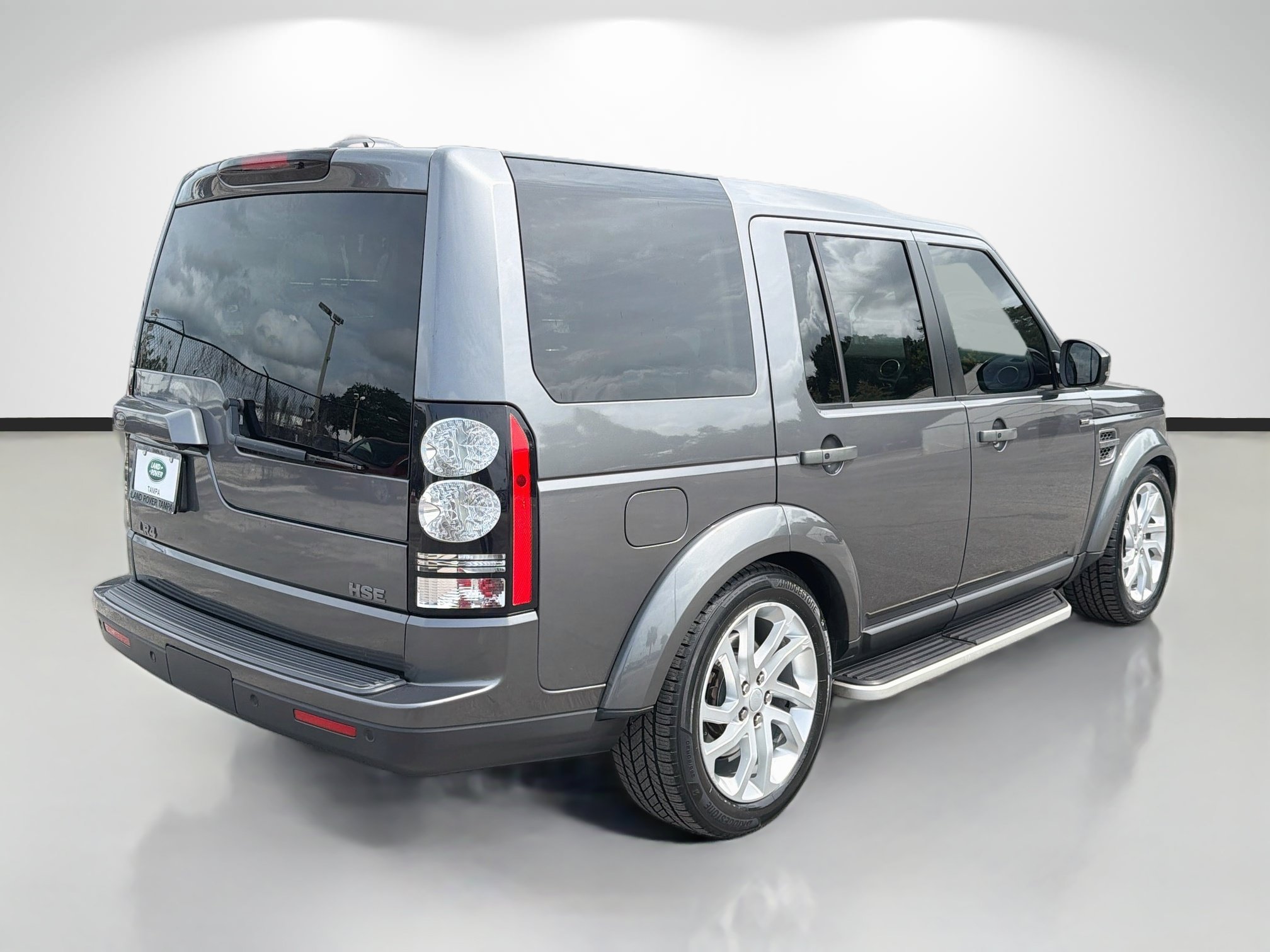 Used 2016 Gray Land Rover HSE image 5