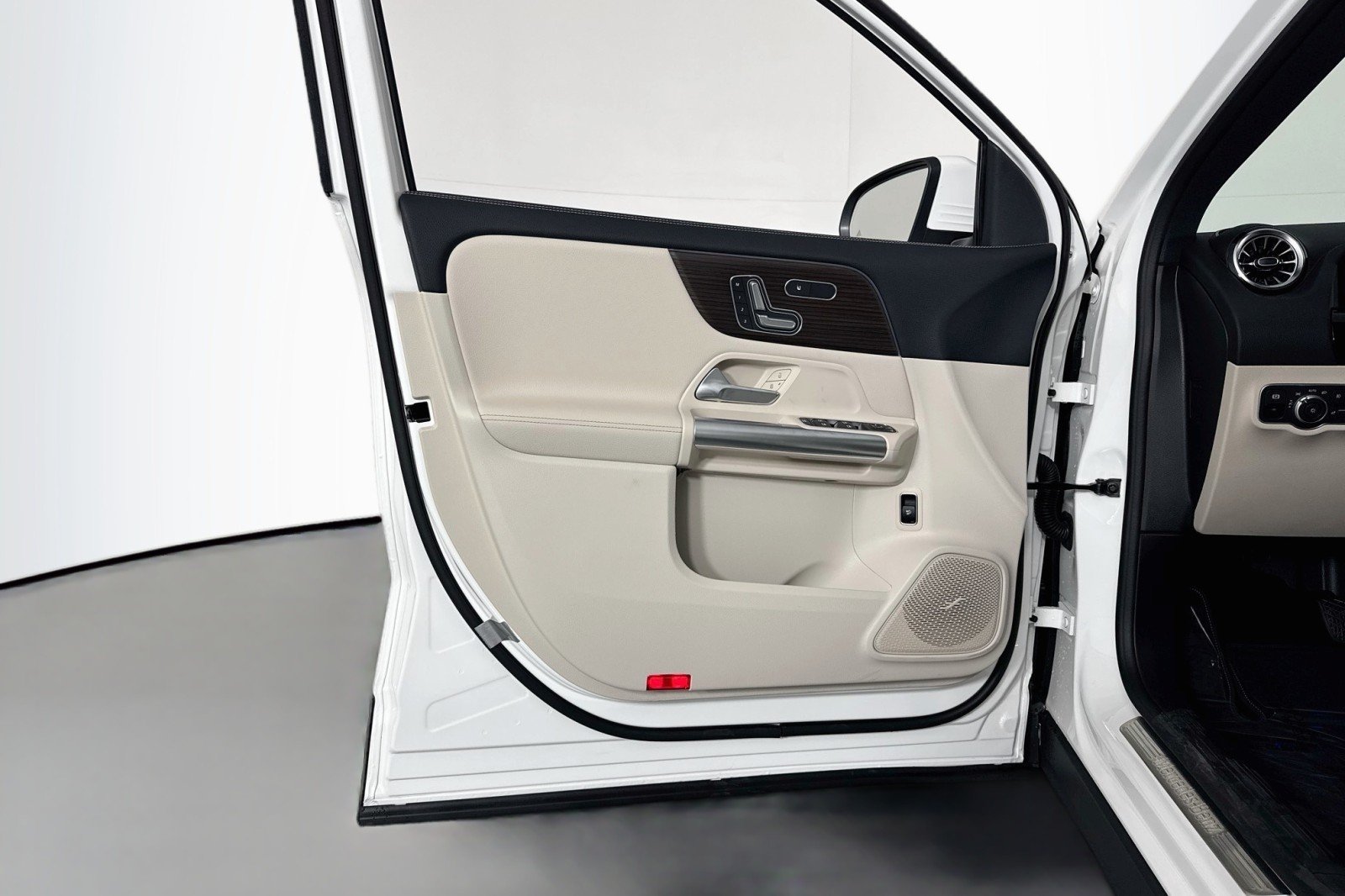 Certified Used 2026 Polar White Mercedes-Benz 250 image 22