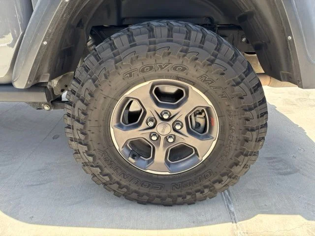 Used 2021 Gray Jeep Rubicon image 8