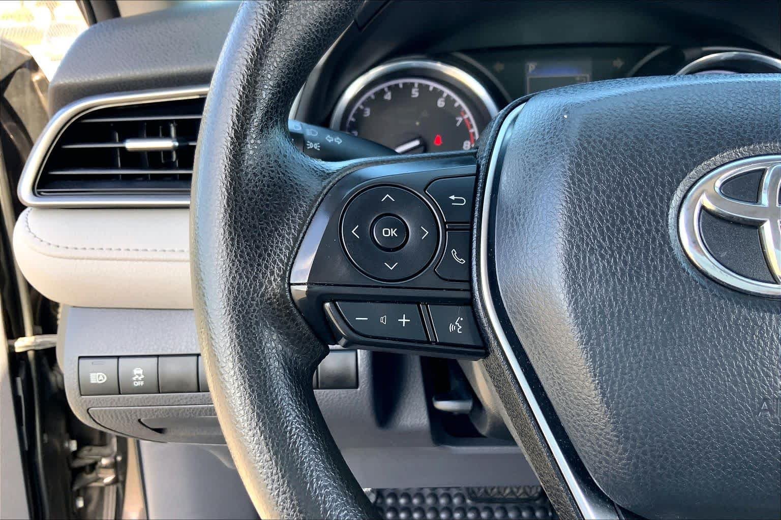 Used 2019 Brownstone Toyota LE image 23