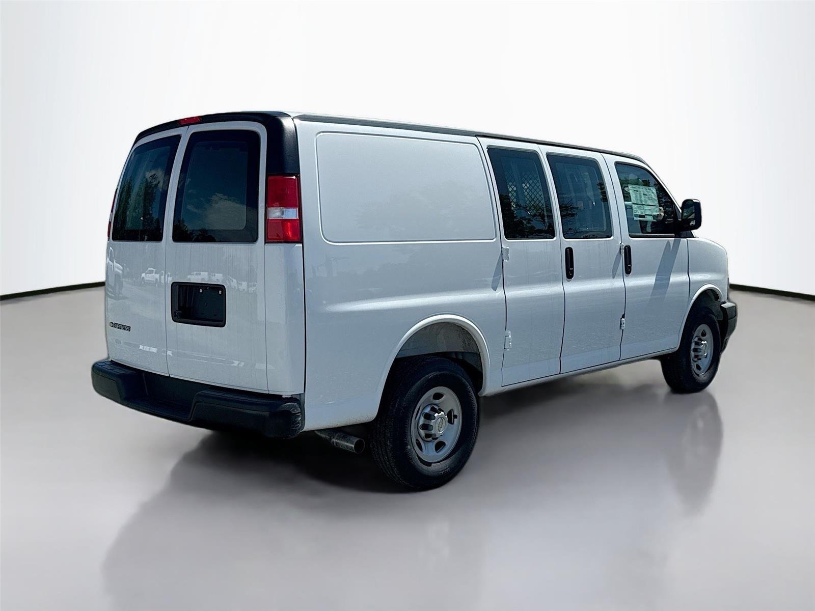 2026 Chevrolet Express Cargo Work Van - Photo 7