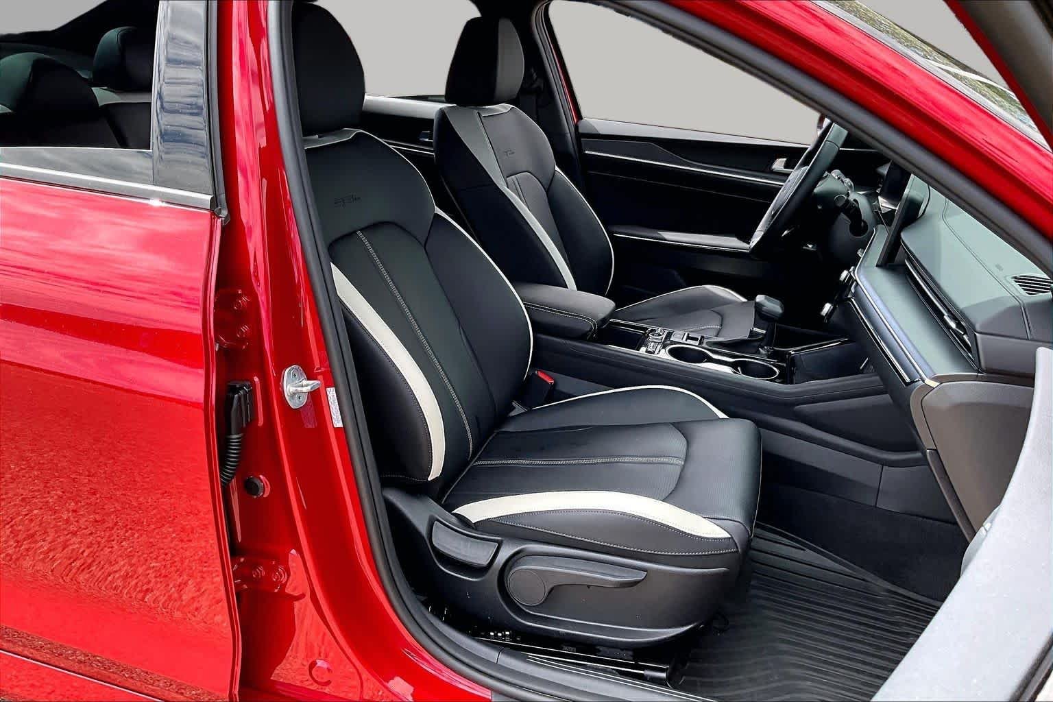2026 Kia K5 GT-Line - Photo 9