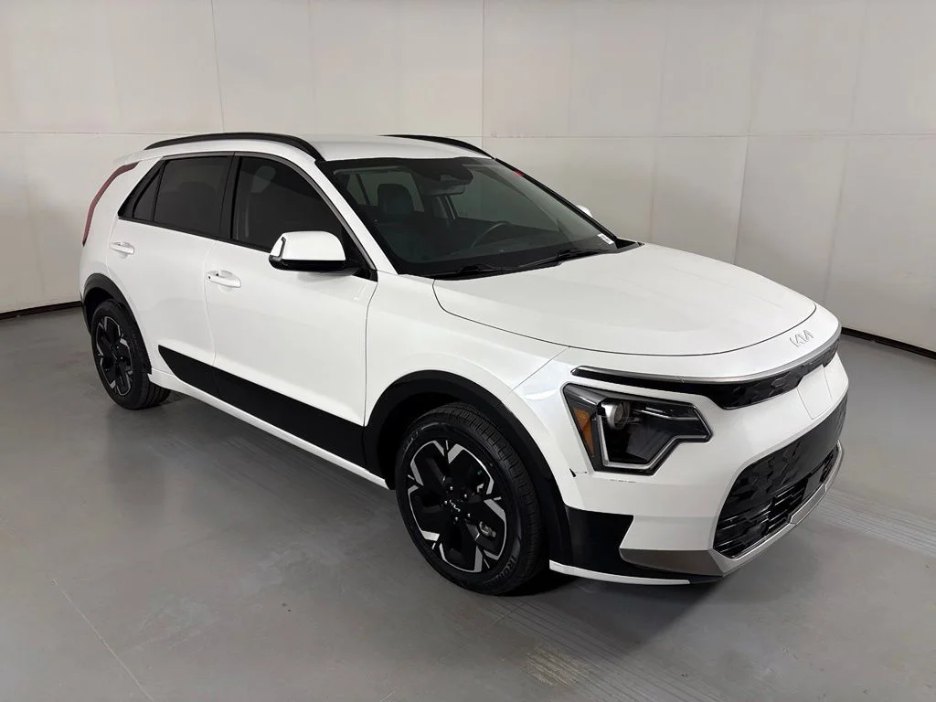 Used 2023 Kia Niro Wind with VIN KNDCR3L13P5046945 for sale in Mesa, AZ