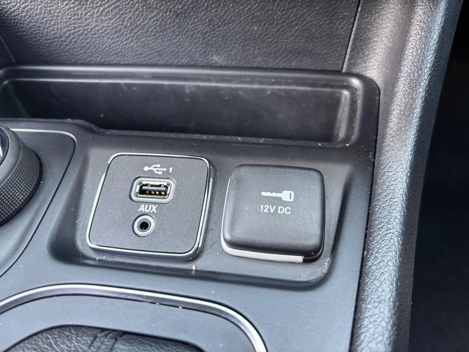 Used 2019 Diamond Black Crystal Pearlcoa Jeep Latitude Plus image 23