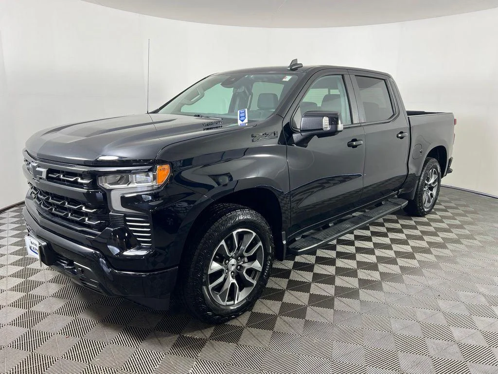 Used 2023 Black Chevrolet RST image 30