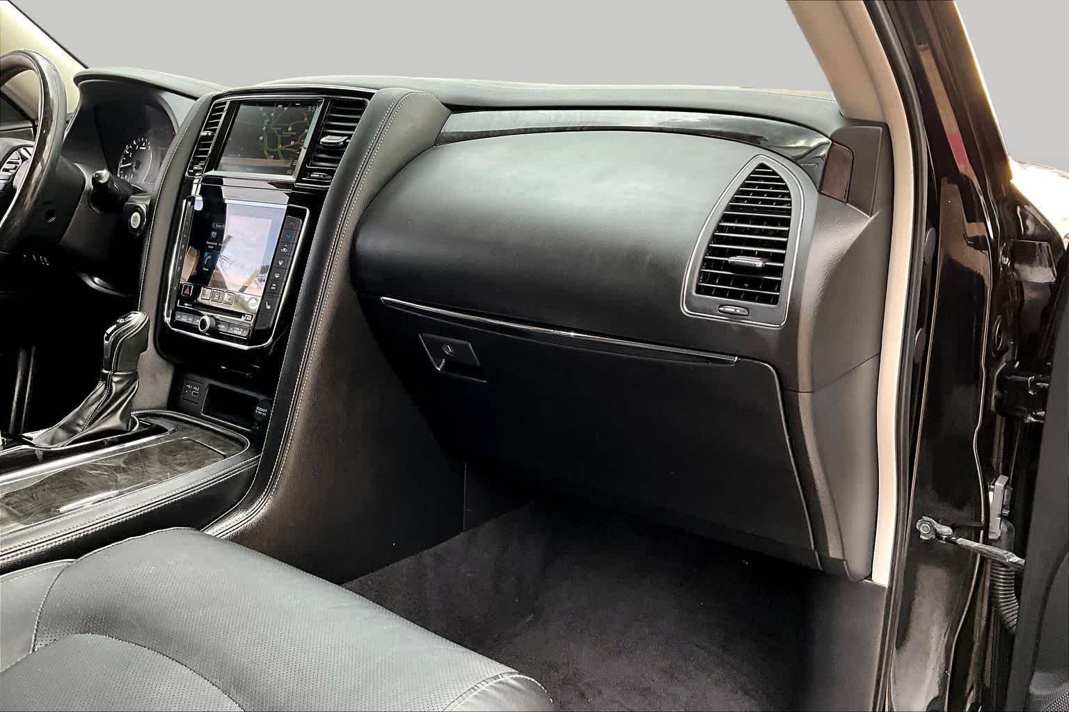 Used 2020 Black Obsidian INFINITI LUXE image 19