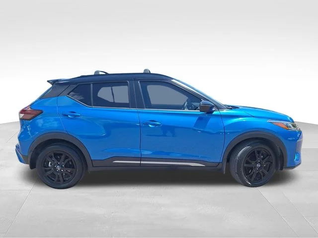 Used 2023 Blue Nissan SR image 9