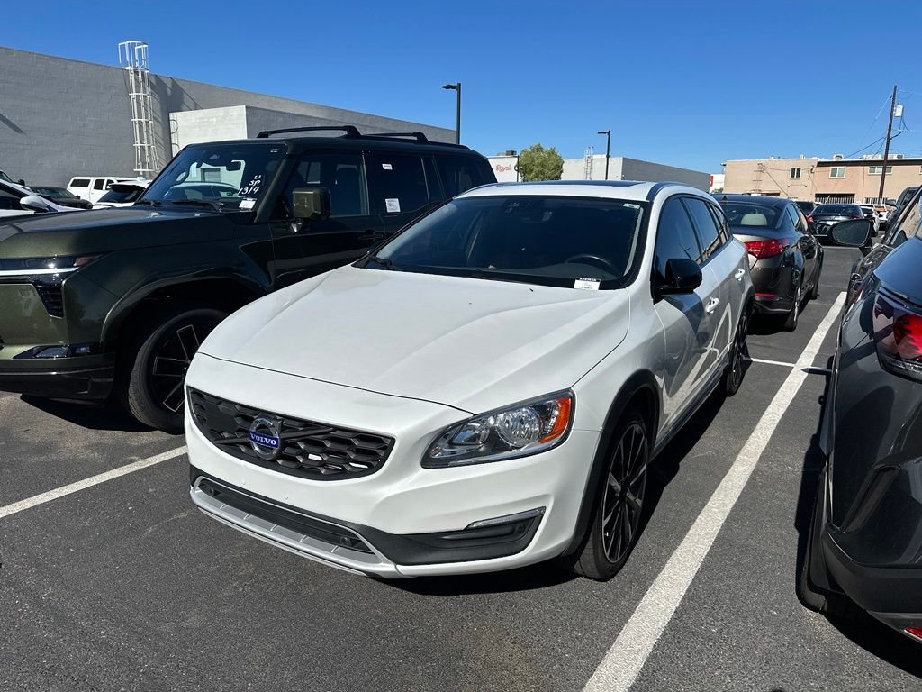 Used 2017 White Volvo T5 image 5