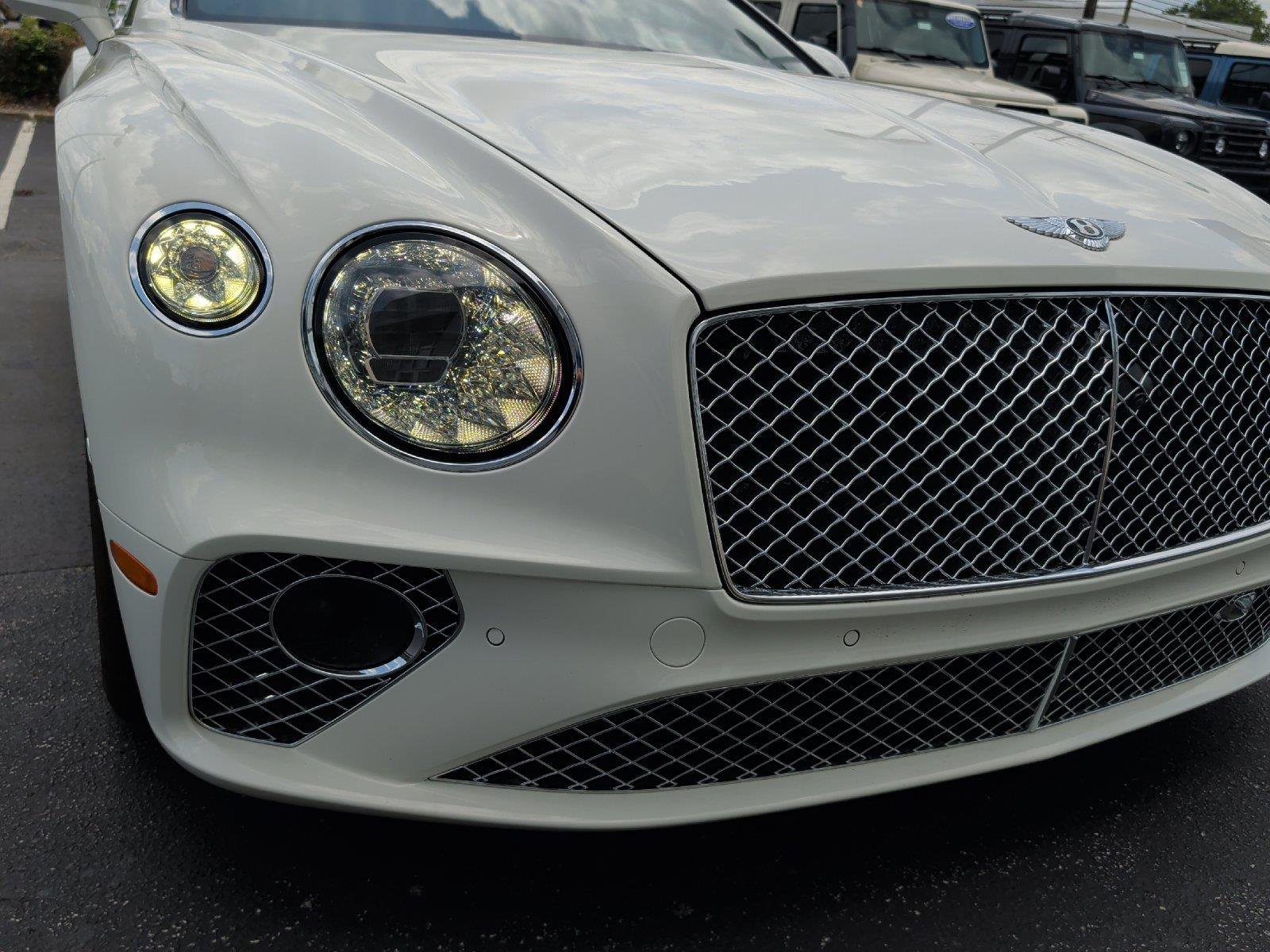 Used 2020 Glacier White Bentley GT First Edition image 19