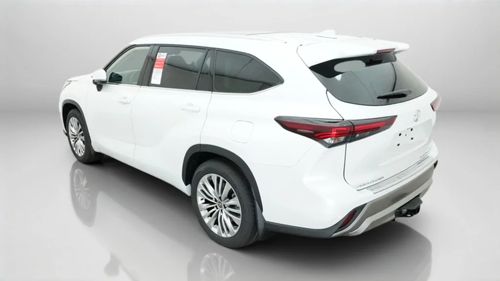 New 2026 Wind Chill Pearl Toyota Platinum image 14