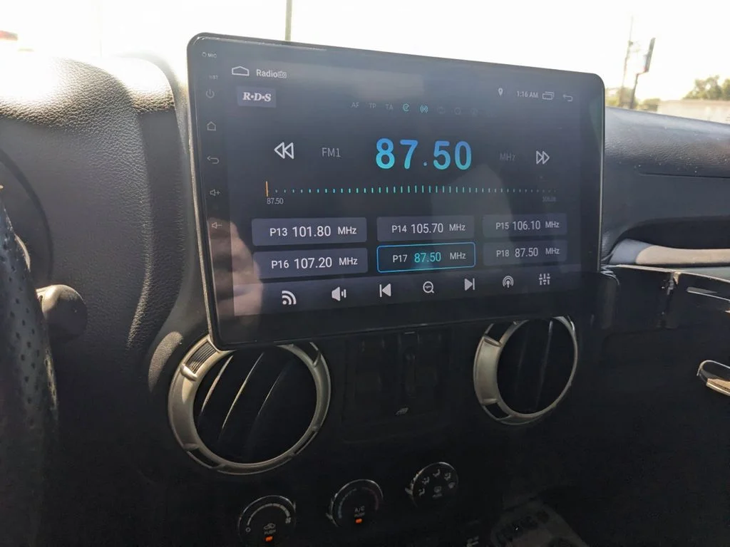 Used 2017 black Jeep 4d Convertible Sahara image 15