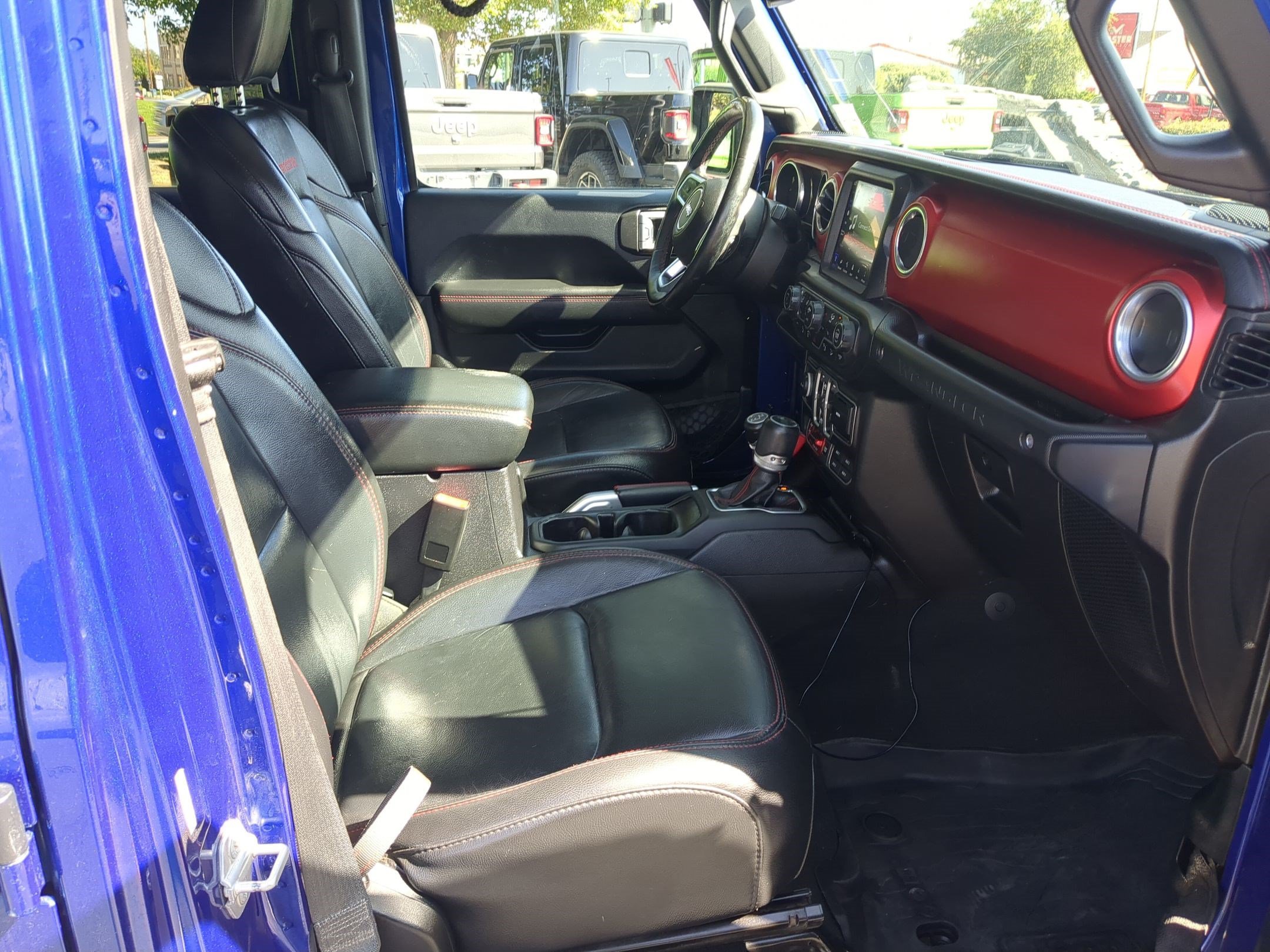 Used 2018 Ocean Blue Metallic Clearcoat Jeep Rubicon image 29