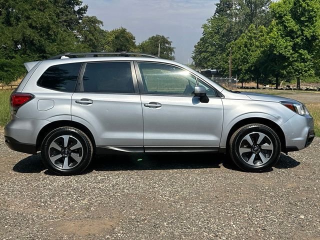 Used 2018 Ice Silver Metallic Subaru 2.5i Premium image 10