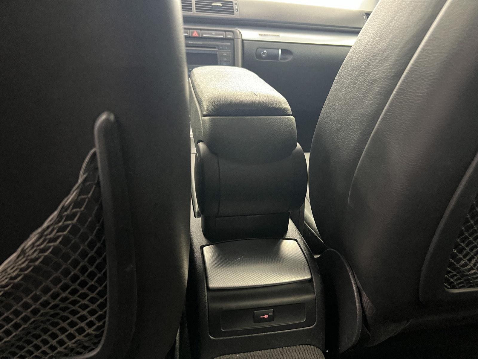 Used 2007 Light Silver Metallic Audi 2.0T image 26