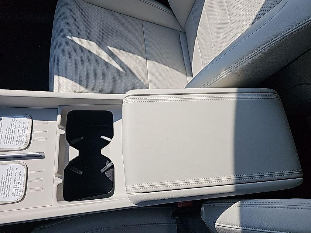 2026 Hyundai Santa Fe Limited - Photo 22