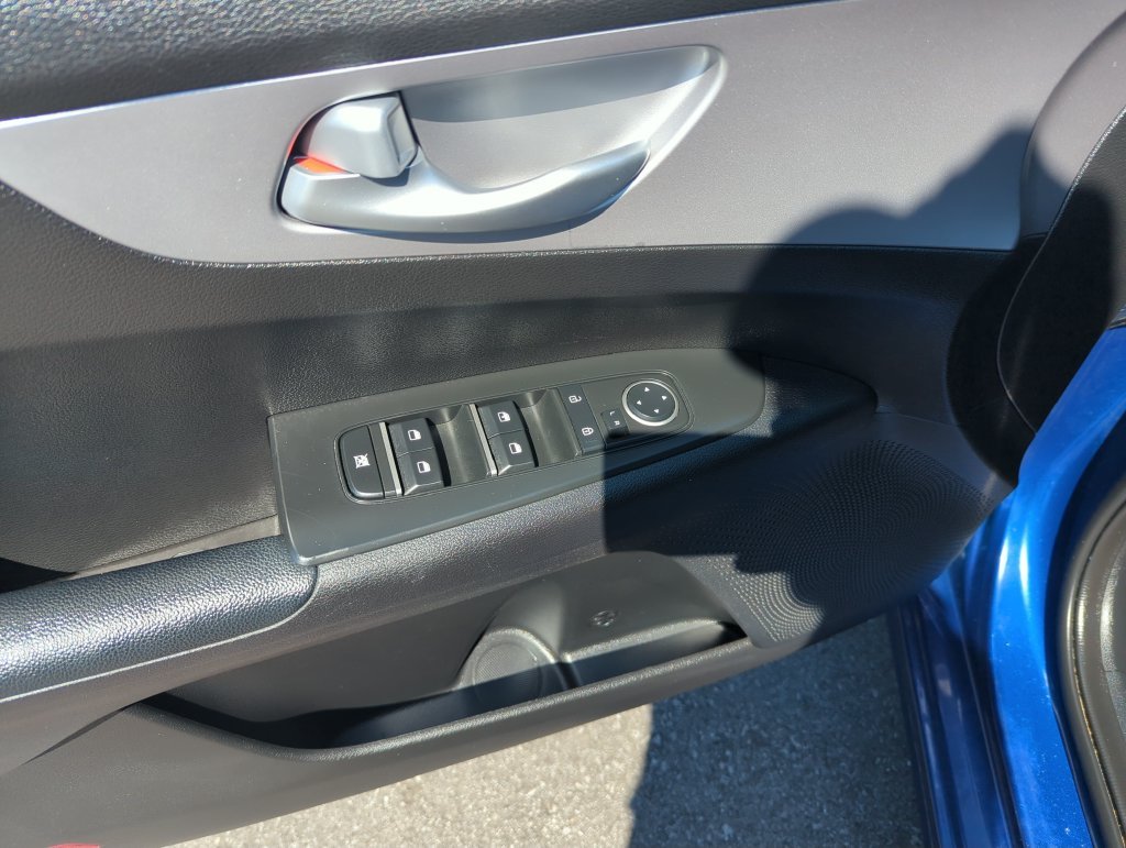 Used 2023 Blue Kia LXS image 19