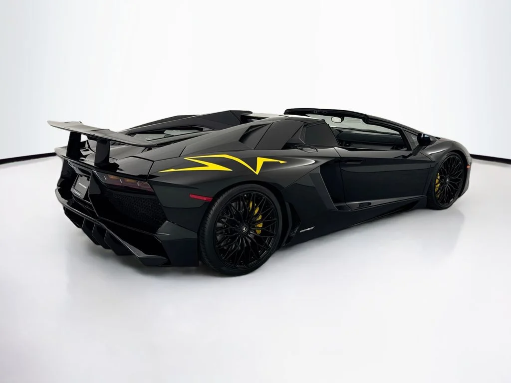 Used 2017 Black Lamborghini LP750-4 SuperVeloce image 5