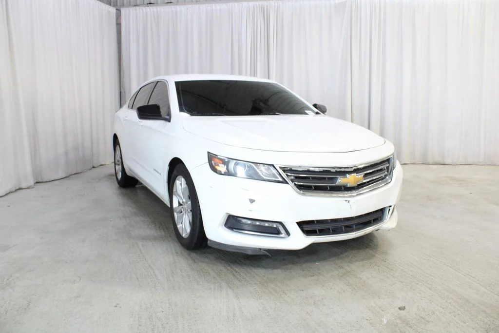 Used 2018 White Chevrolet LT image 37