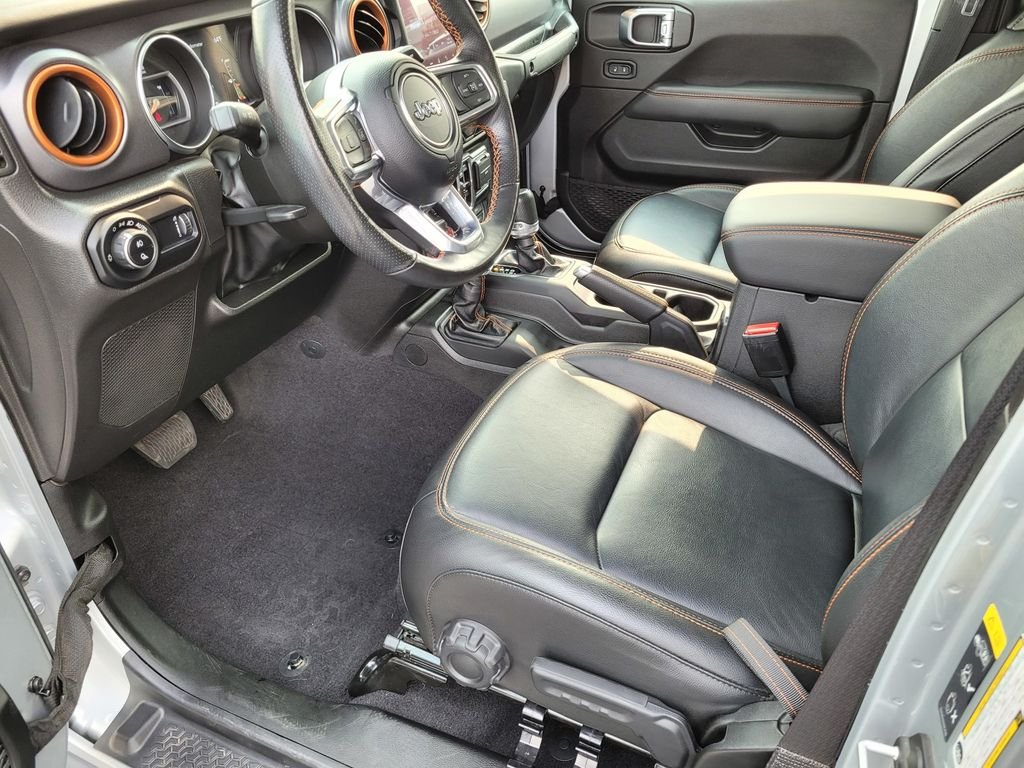 Used 2023 Silver Jeep Mojave image 14