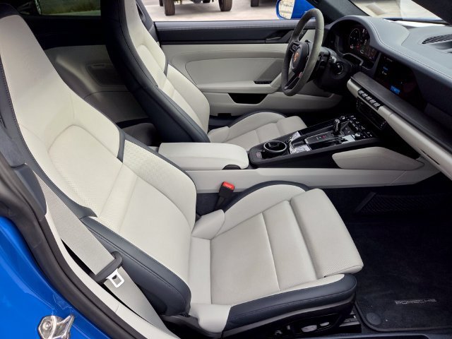Used 2025  Porsche Carrera GTS image 14