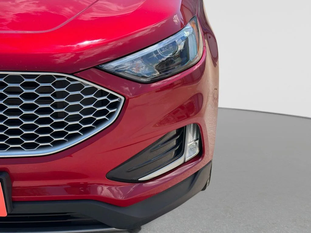 Used 2023 Red Ford SEL image 11